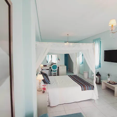 Konukevi Blue Boutique Kyparissia